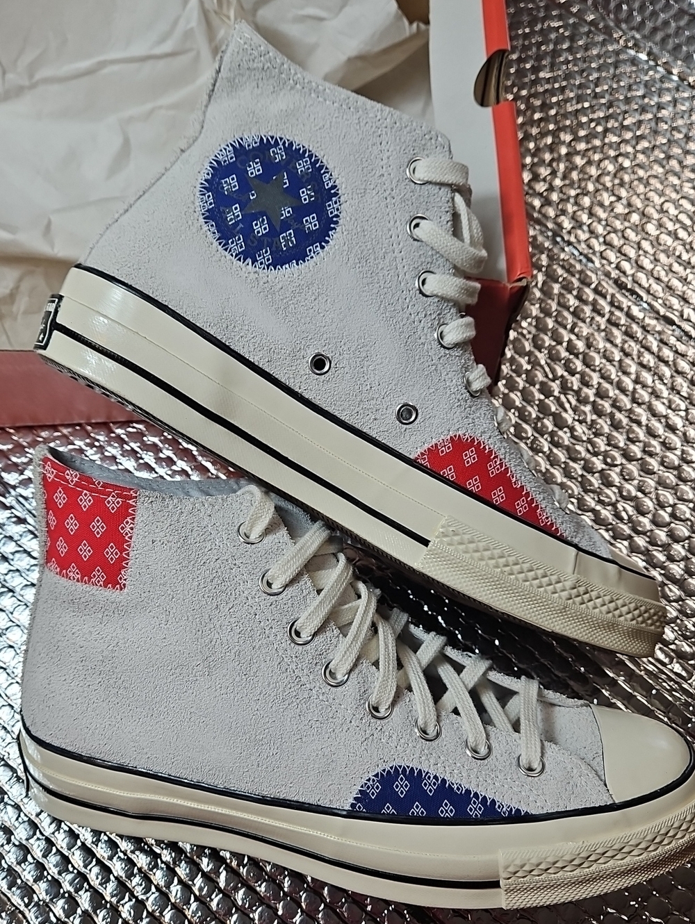Converse Chuck 70 High Top sneakers in the 'Photon Dust' Colorway Size 8